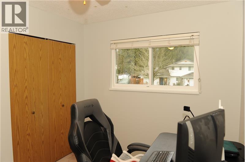 22130 River Bend, Maple Ridge, British Columbia  V2X 9P3 - Photo 8 - R3095355