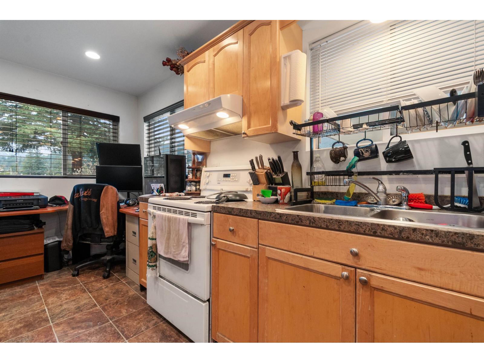 439 5th Avenue, Hope, Hope, British Columbia  V0X 1L0 - Photo 10 - R3099600