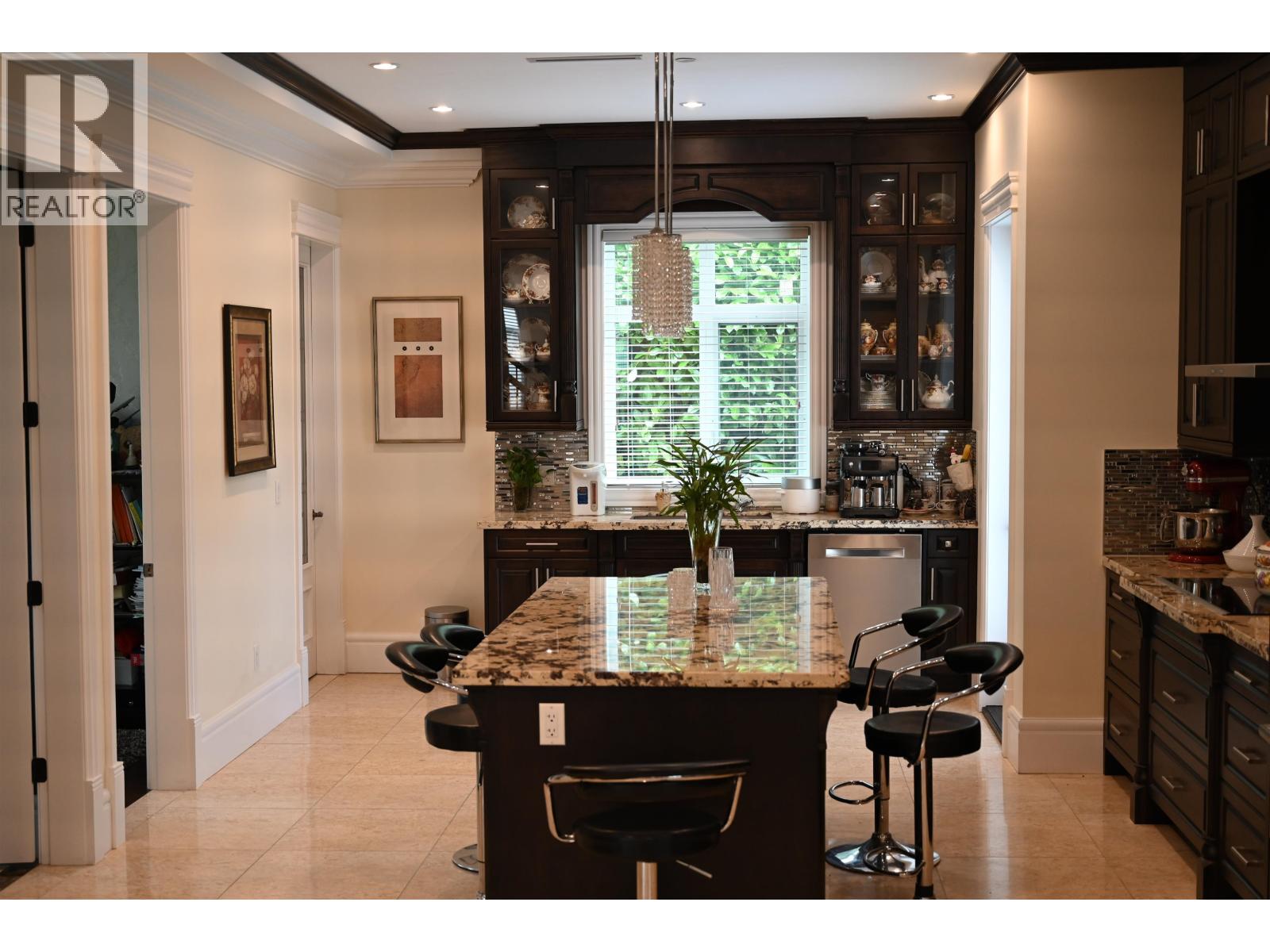 1985 W 52nd Avenue, Vancouver, British Columbia  V6P 1J6 - Photo 3 - R3099571