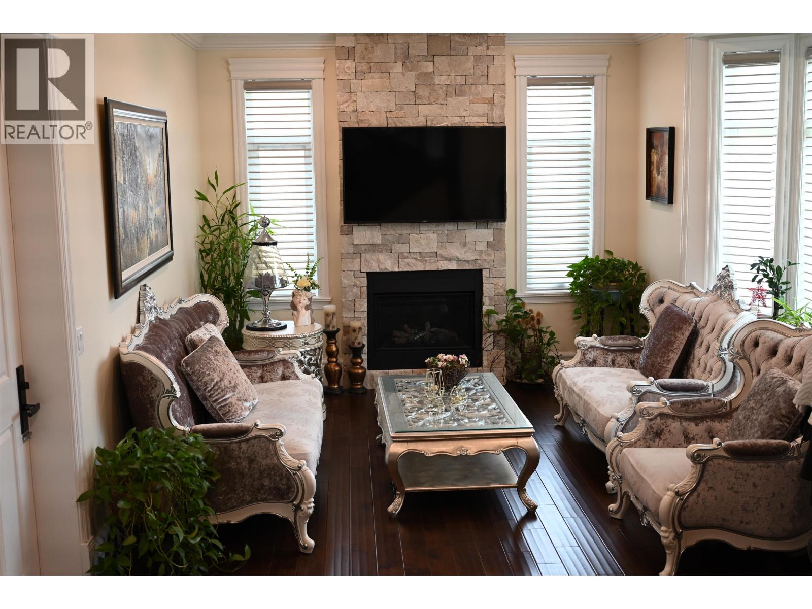 1985 W 52nd Avenue, Vancouver, British Columbia  V6P 1J6 - Photo 2 - R3099571