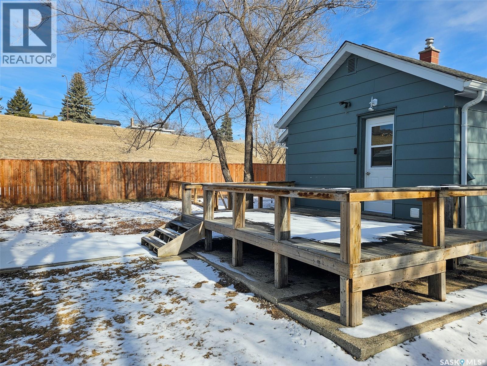 660 9th Avenue Ne, Swift Current, Saskatchewan  S9H 2S6 - Photo 22 - SK030435