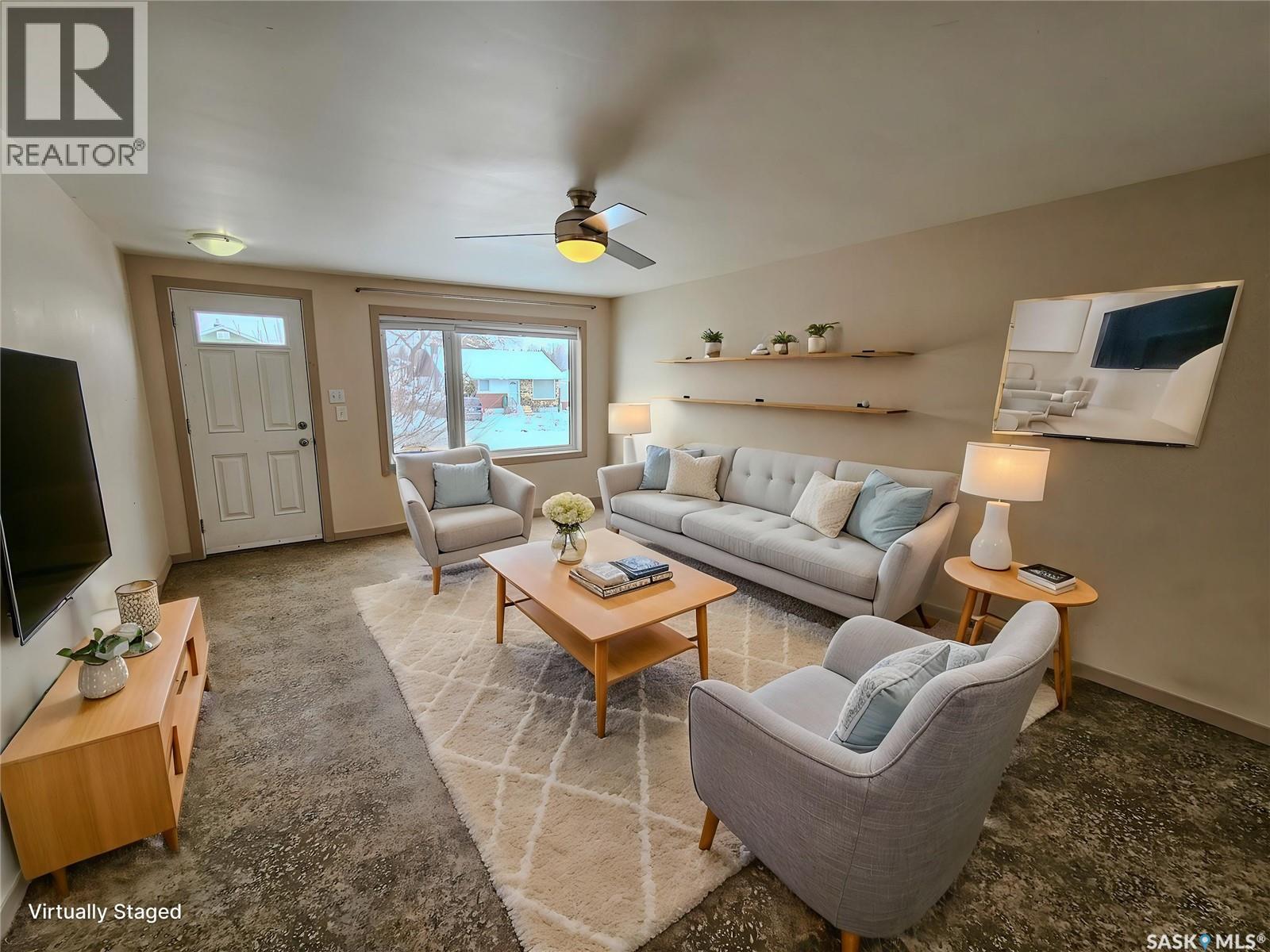 660 9th Avenue Ne, Swift Current, Saskatchewan  S9H 2S6 - Photo 4 - SK030435