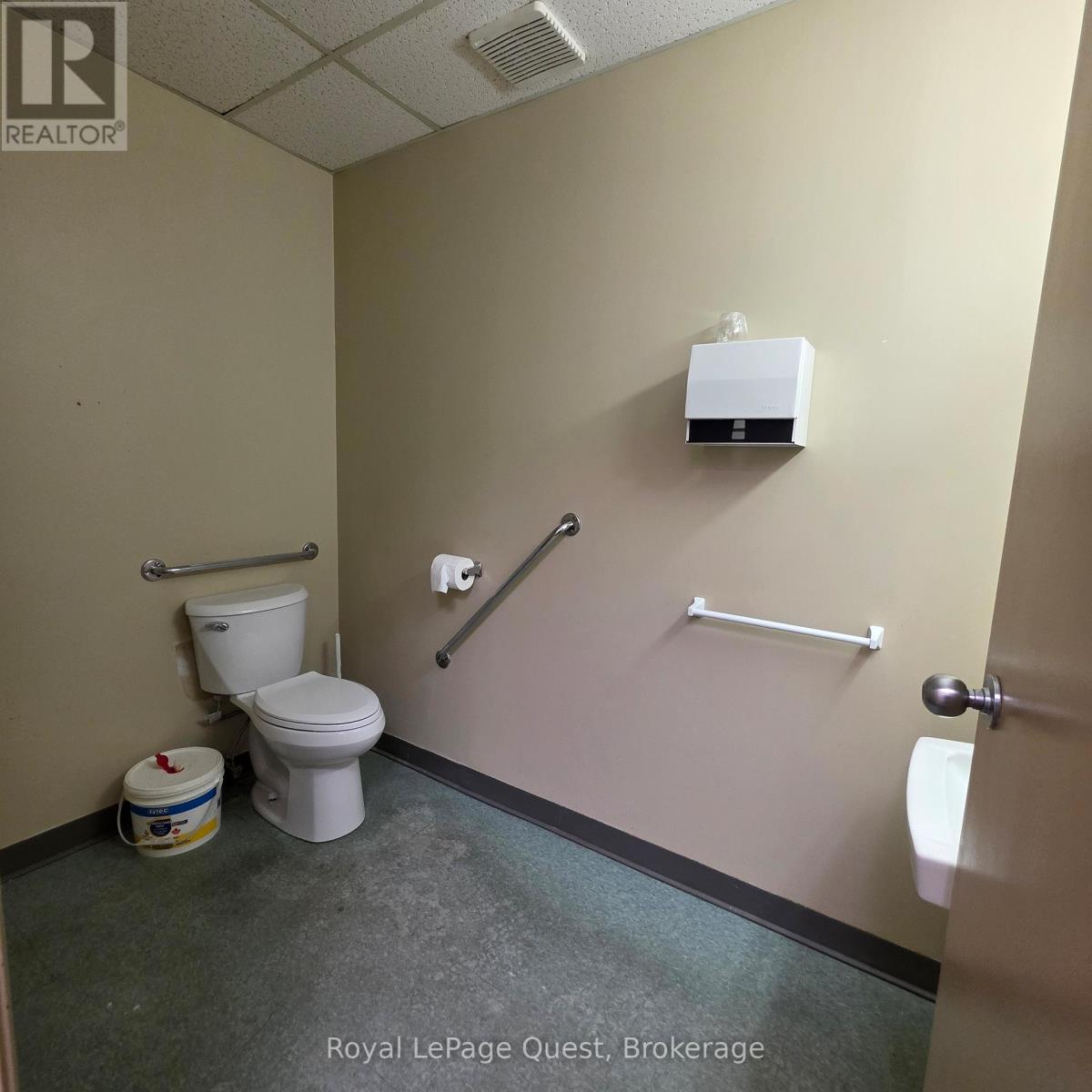 102 - 17 Colborne Street E, Orillia, Ontario  L3V 1T4 - Photo 27 - S12387926