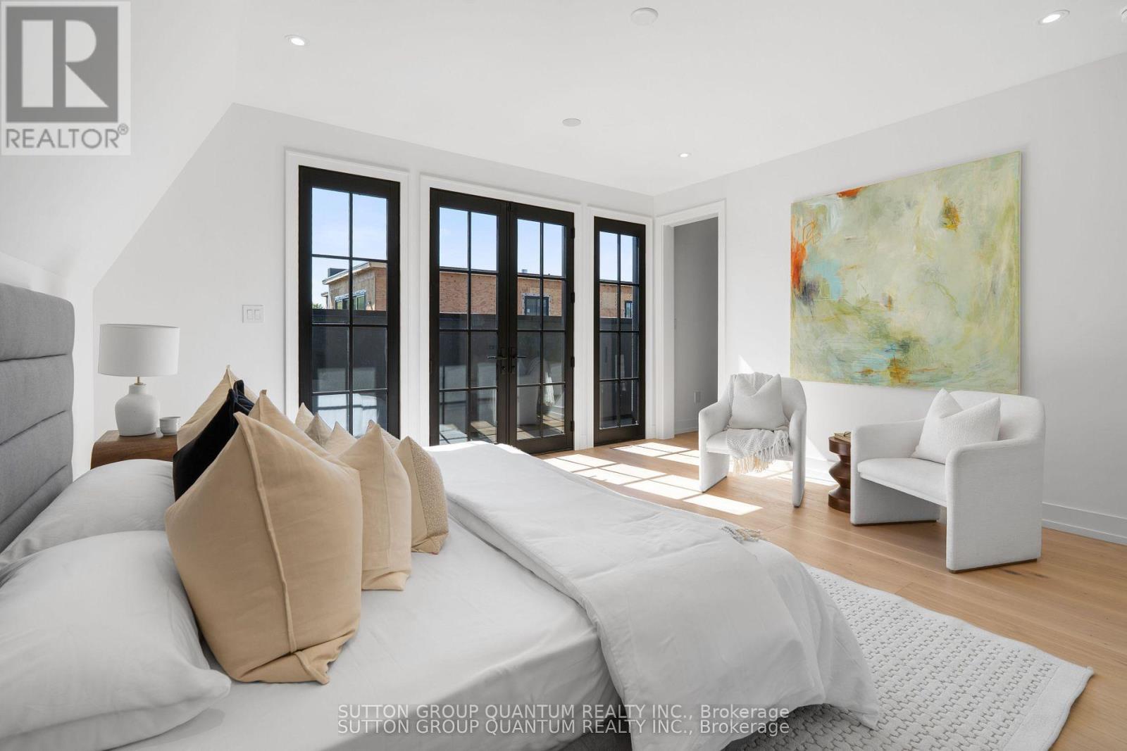 78 Trafalgar Road, Oakville (Oo Old Oakville), Ontario  L6J 2S7 - Photo 25 - W12877690