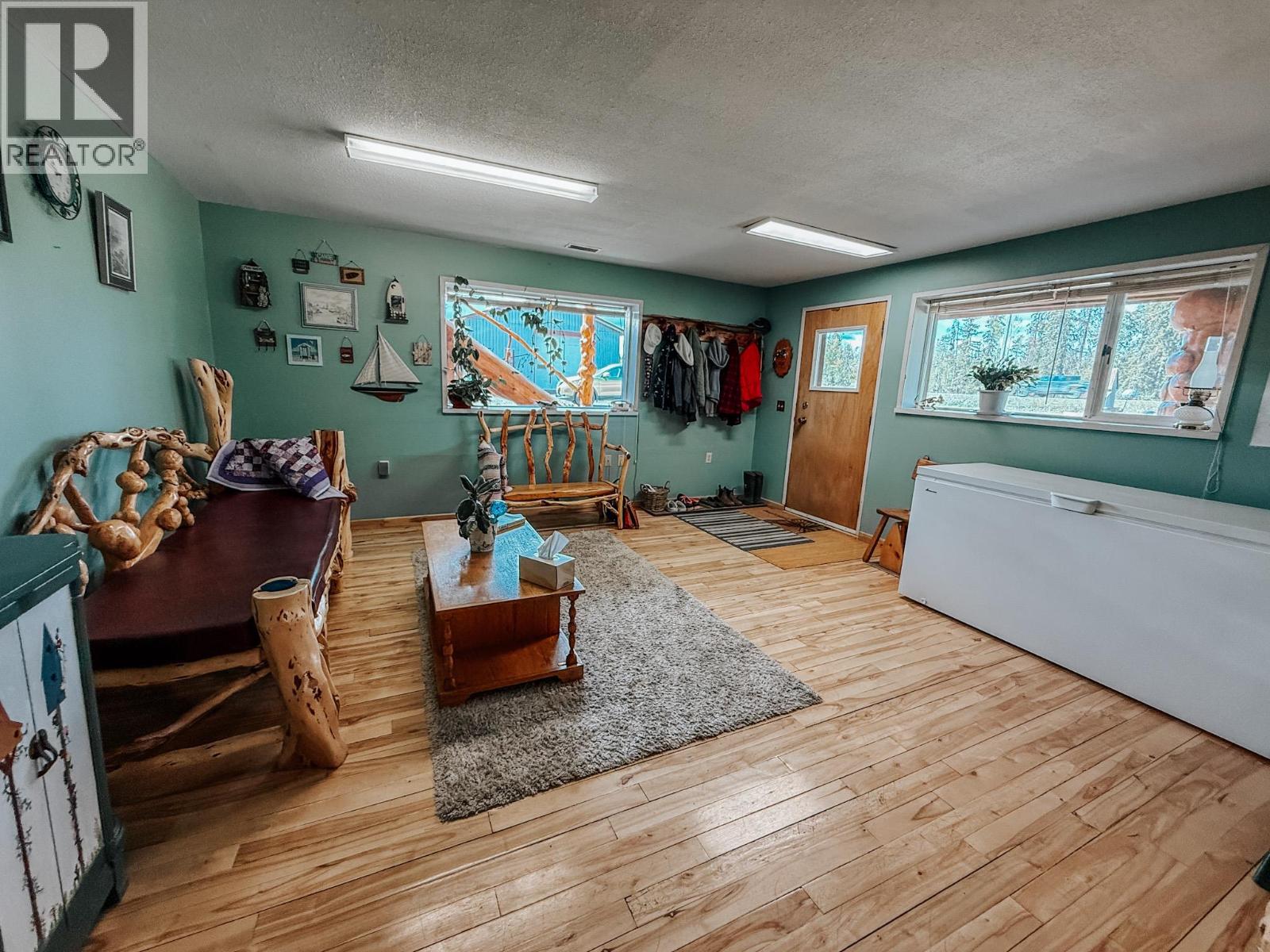 9736 97 Cariboo Highway, Clinton, British Columbia  V0K 1K0 - Photo 16 - 10379420