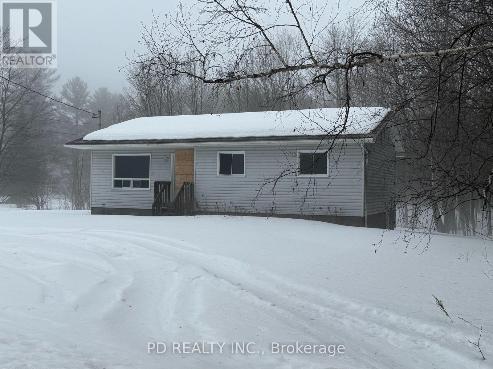 161 Glastonbury Road, Addington Highlands (Addington Highlands), Ontario  K0H 2G0 - Photo 3 - X12882502