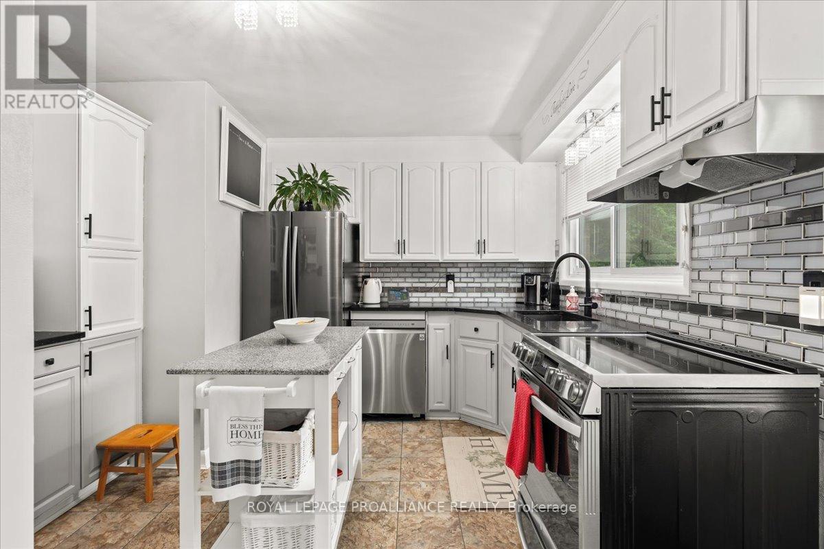 23 Alfred Drive, Belleville, Ontario  K8N 4M6 - Photo 5 - X12882508