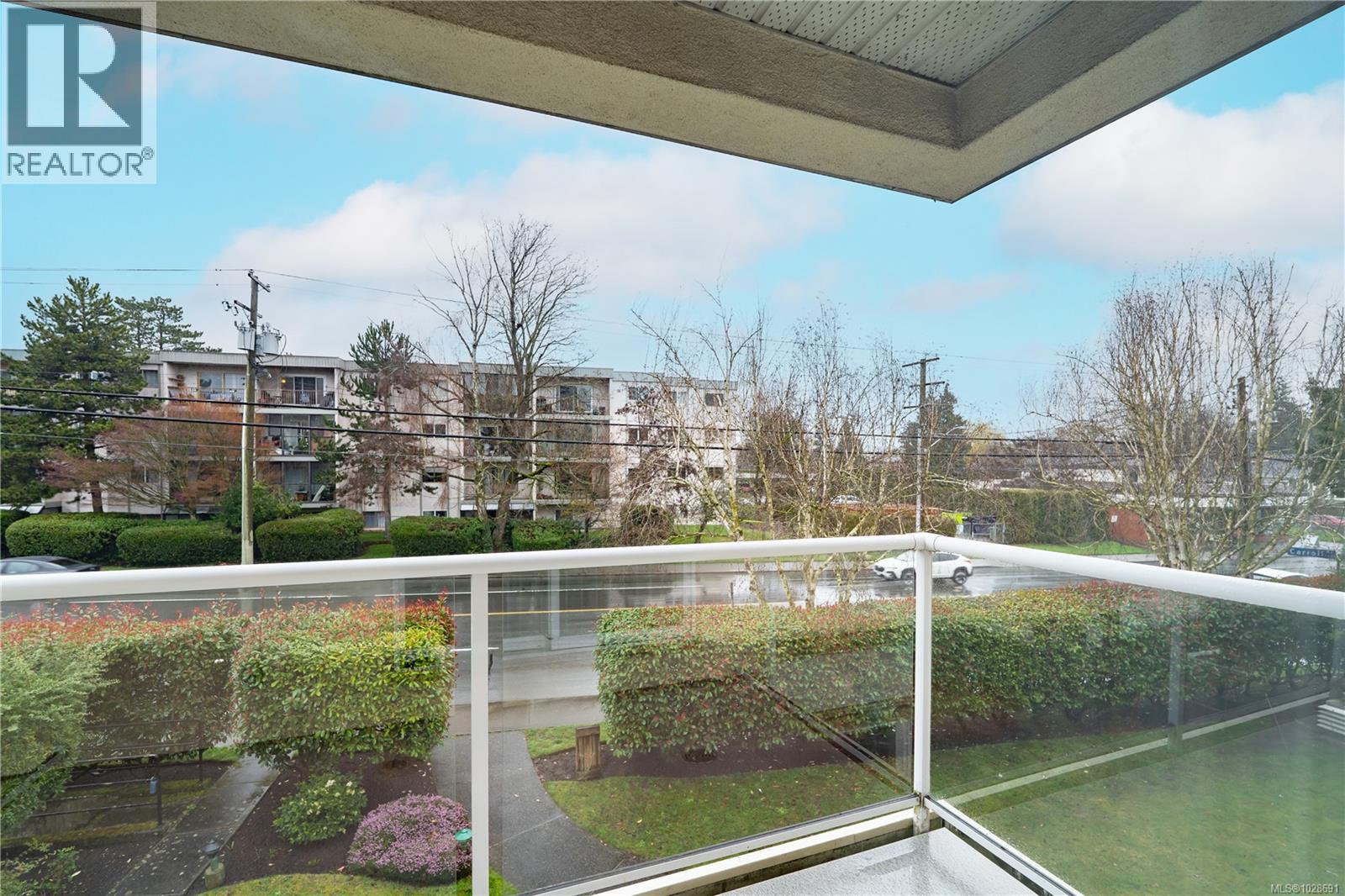 301 331 Burnside Rd E, Victoria, British Columbia  V9A 1A6 - Photo 5 - 1028691