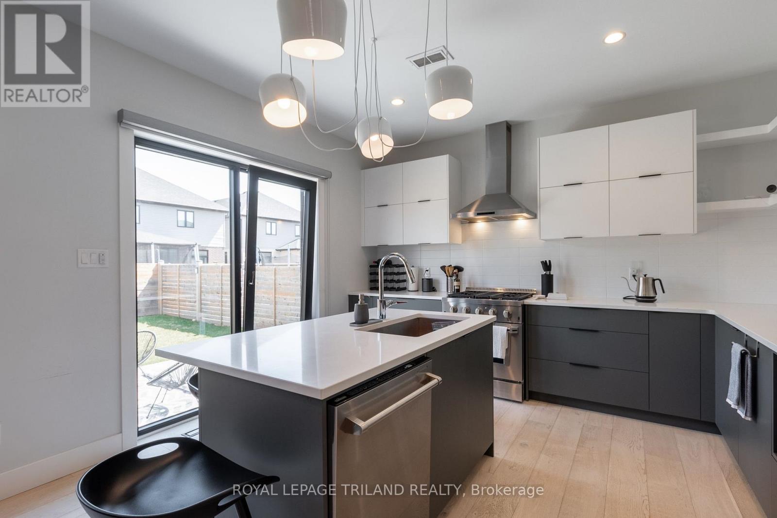 1269 Silverfox Drive, London North, Ontario  N6G 0V8 - Photo 14 - X12882598