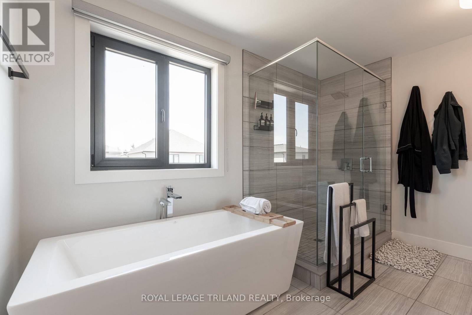 1269 Silverfox Drive, London North, Ontario  N6G 0V8 - Photo 26 - X12882598