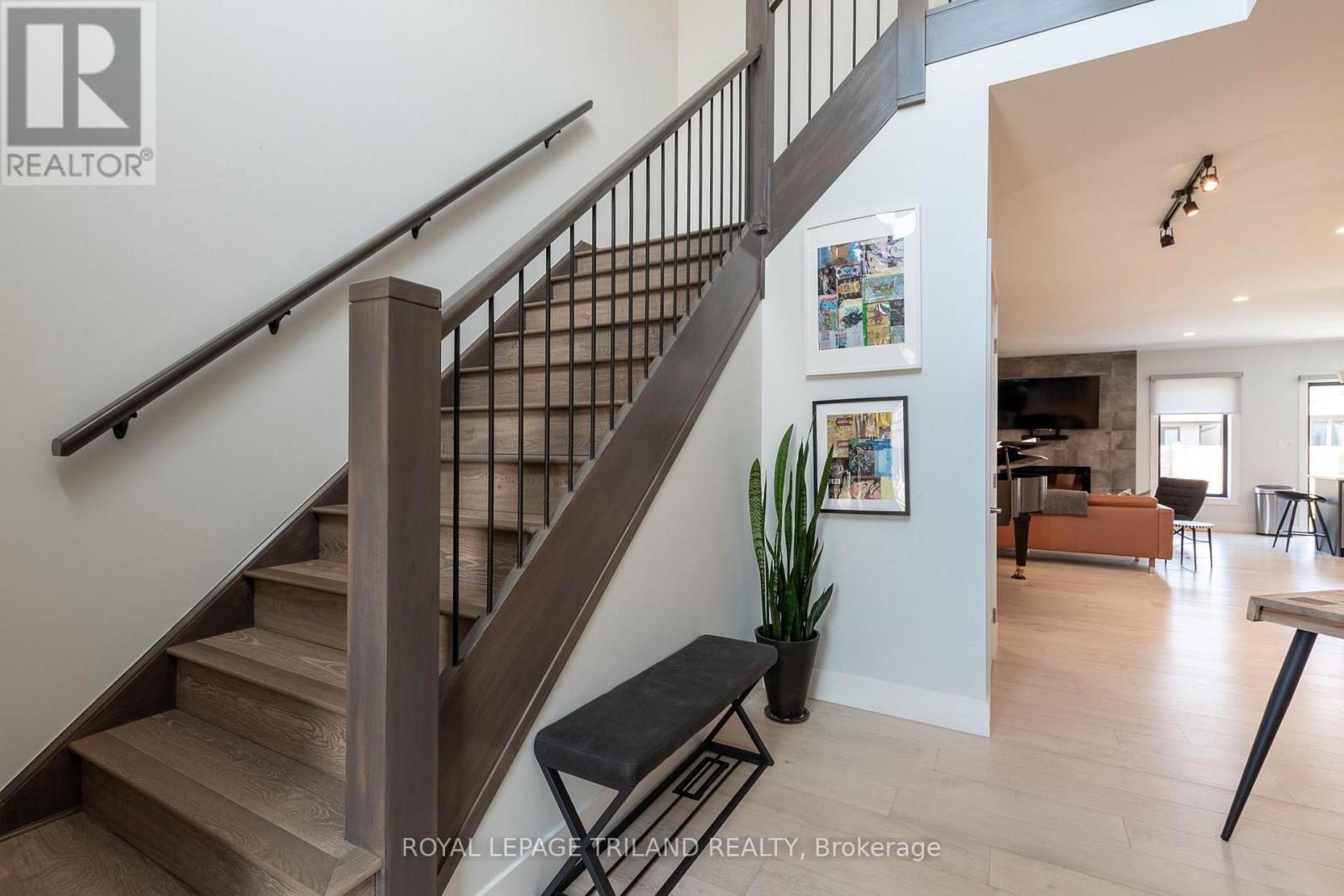 1269 Silverfox Drive, London North, Ontario  N6G 0V8 - Photo 3 - X12882598