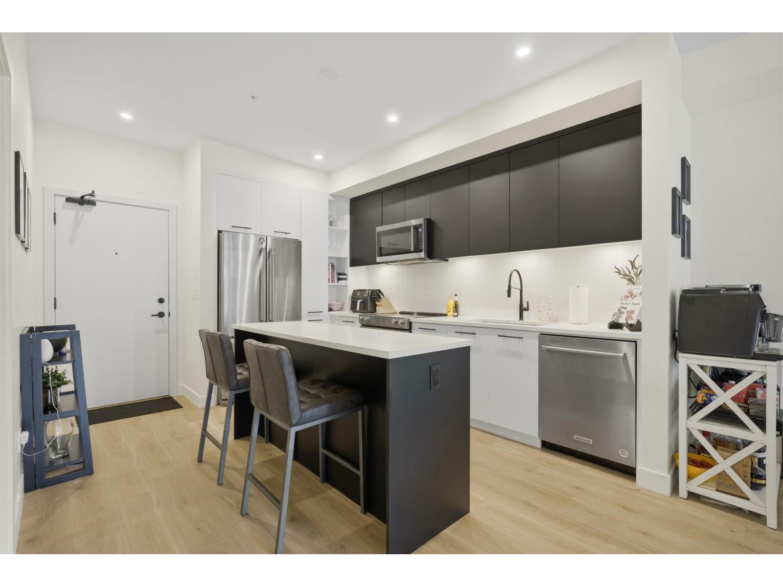 227 2635 King George Boulevard, Surrey, British Columbia  V4P 0H7 - Photo 5 - R3099322