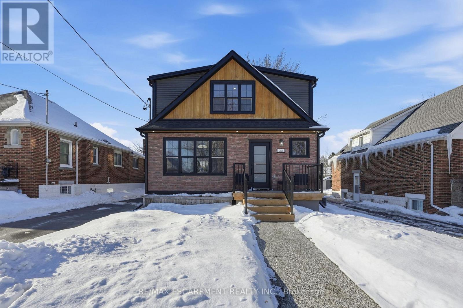 286 East 18th Street, Hamilton (Inch Park), Ontario  L9A 4P6 - Photo 3 - X12820590