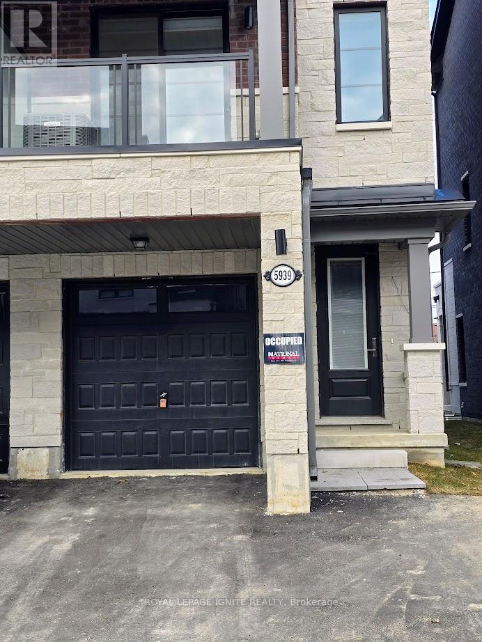 5939 Saigon Street, Mississauga, Ontario  L5V 0E9 - Photo 2 - W12882532