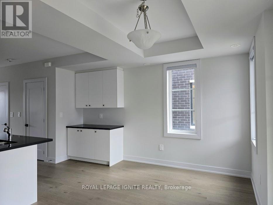 5939 Saigon Street, Mississauga, Ontario  L5V 0E9 - Photo 8 - W12882532