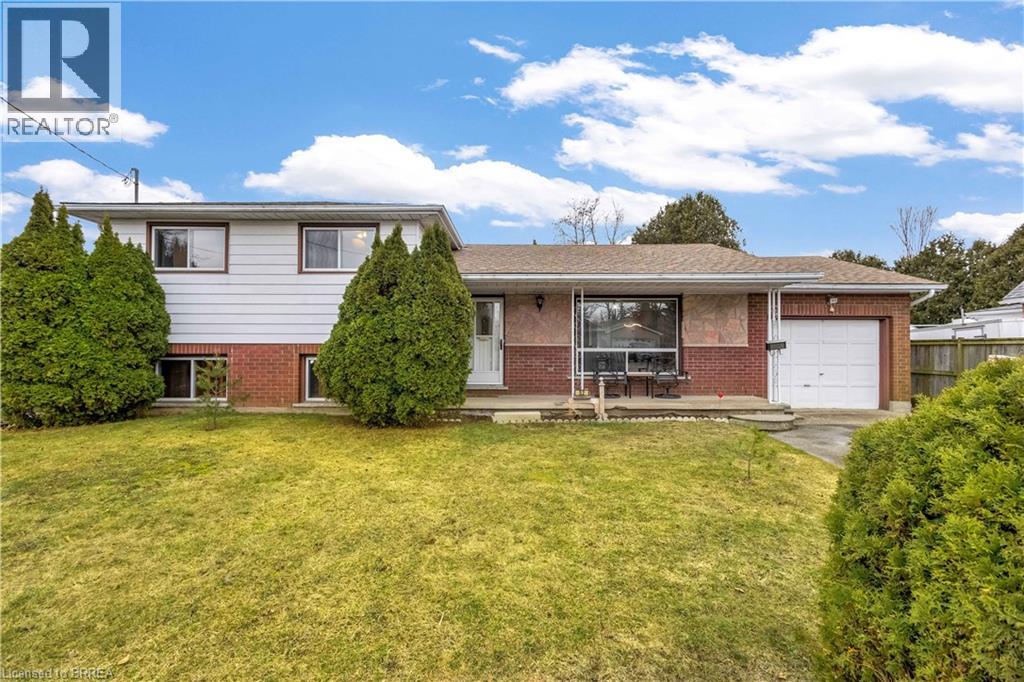 52 CHARLES Street, Brantford, Ontario