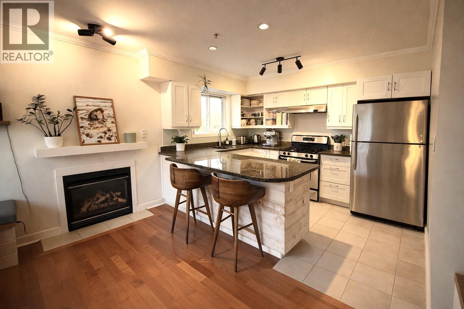 6 1233 MAIN STREET, Squamish, British Columbia