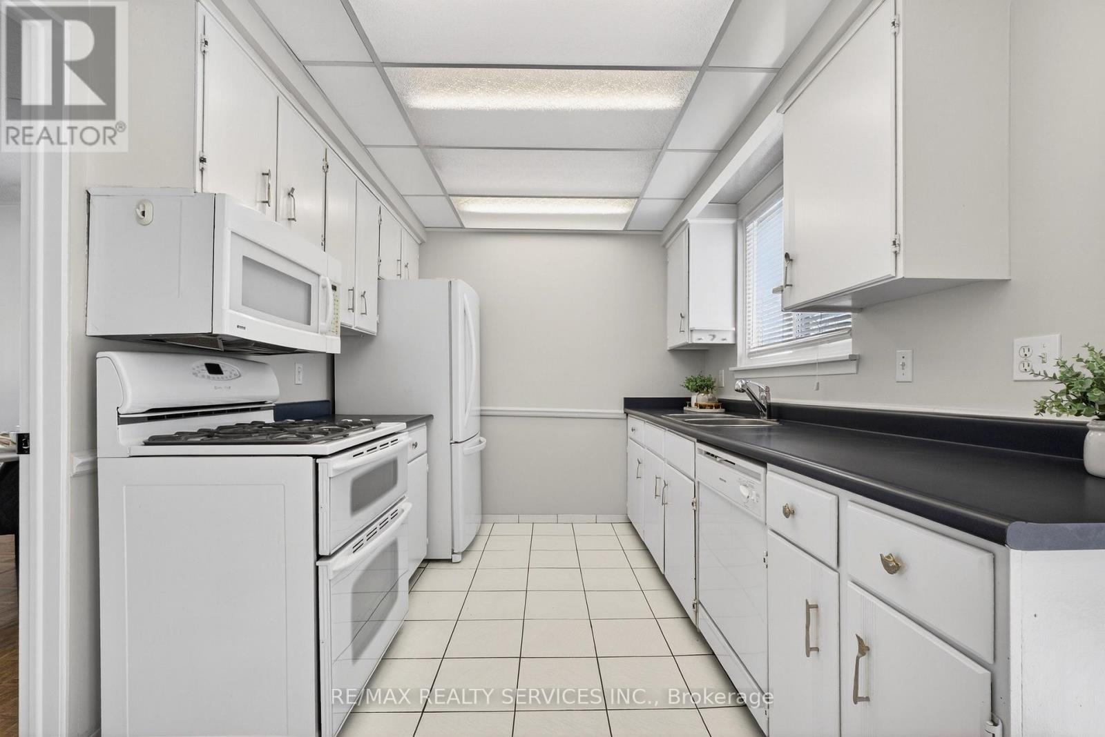 45 Grassington Crescent, Brampton, Ontario  L6S 1Z5 - Photo 20 - W12878450