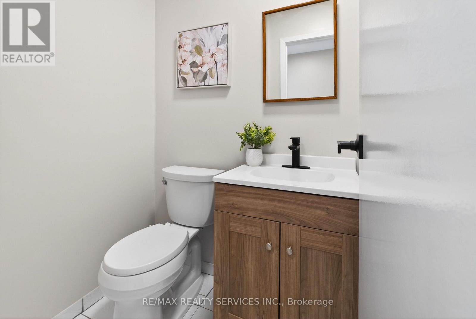 45 Grassington Crescent, Brampton, Ontario  L6S 1Z5 - Photo 7 - W12878450