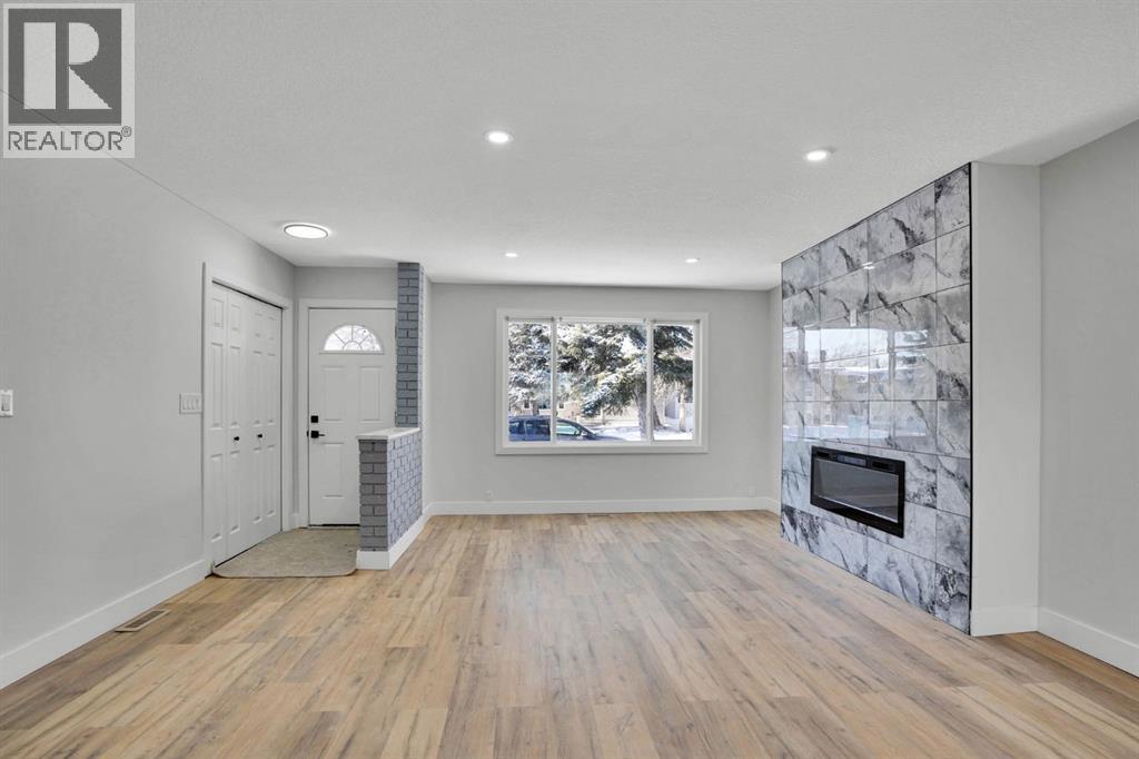 363 Templeside Circle Ne, Calgary, Alberta  T1Y 3M1 - Photo 4 - A2293284