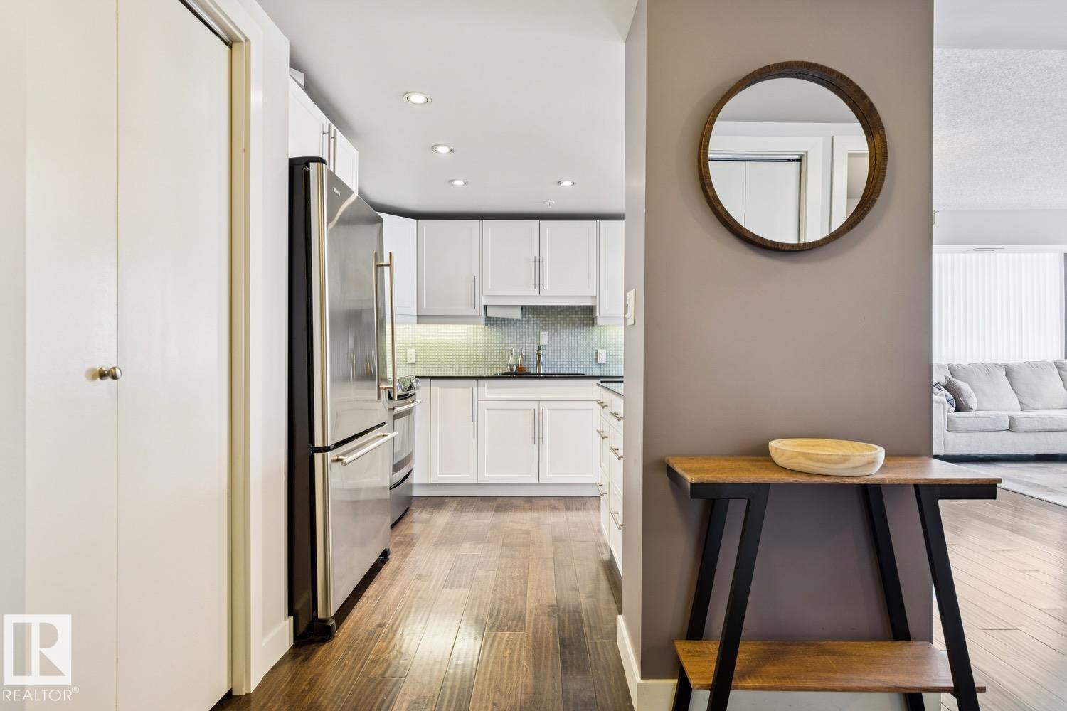 #703 10046 117 St Nw, Edmonton, Alberta  T5K 1X2 - Photo 8 - E4477404