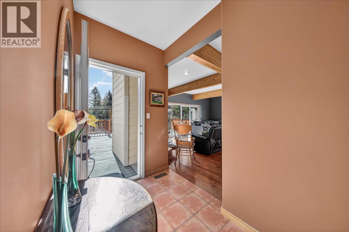 4529 Columbia Place, Fairmont Hot Springs, British Columbia  V0B 1L2 - Photo 18 - 10379249