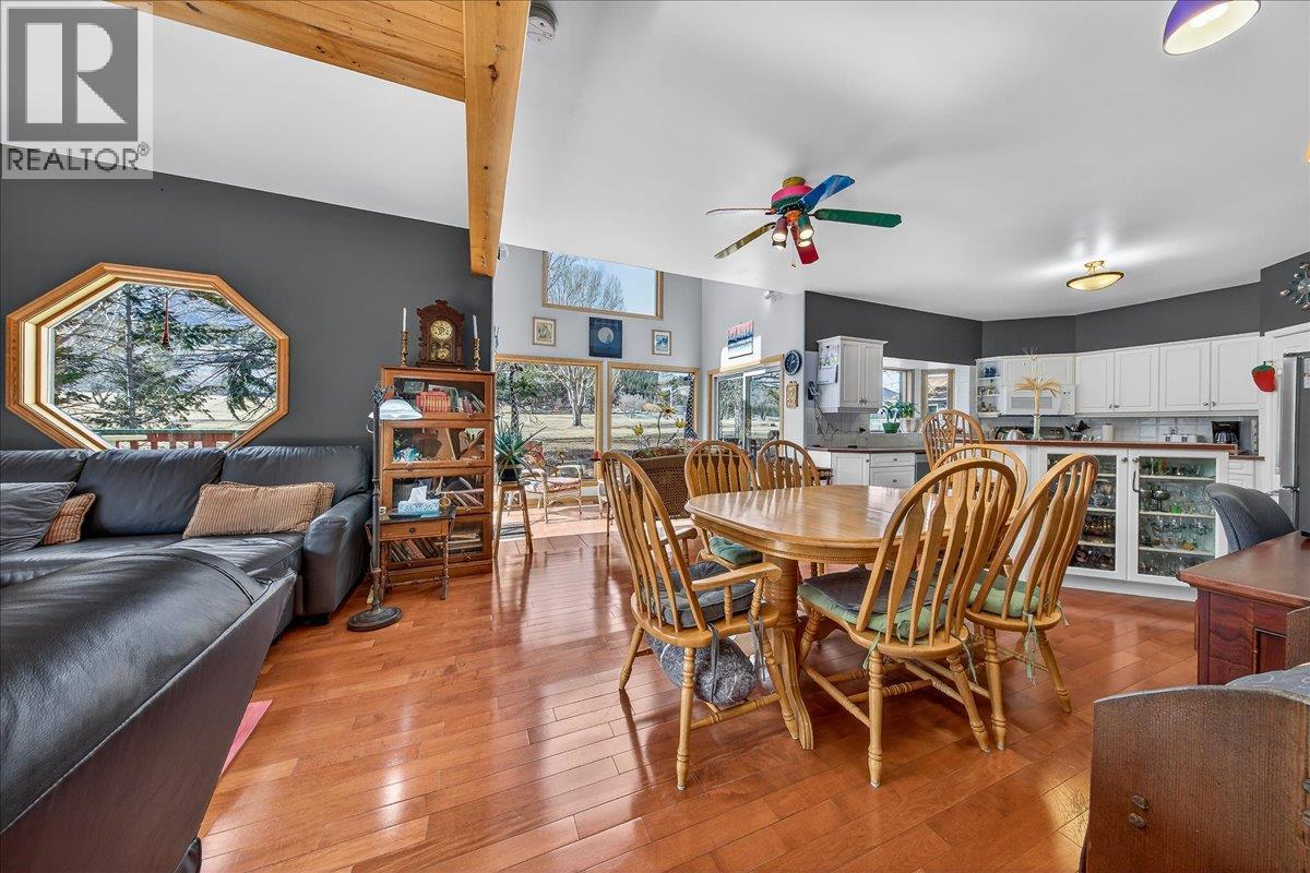 4529 Columbia Place, Fairmont Hot Springs, British Columbia  V0B 1L2 - Photo 8 - 10379249