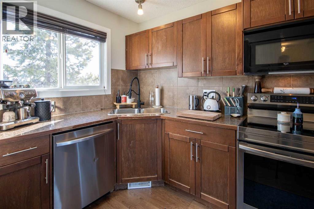 203 Clover Way, Carstairs, Alberta  T0M 0N0 - Photo 5 - A2292899