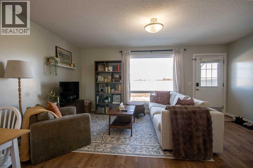 203 Clover Way, Carstairs, Alberta  T0M 0N0 - Photo 9 - A2292899