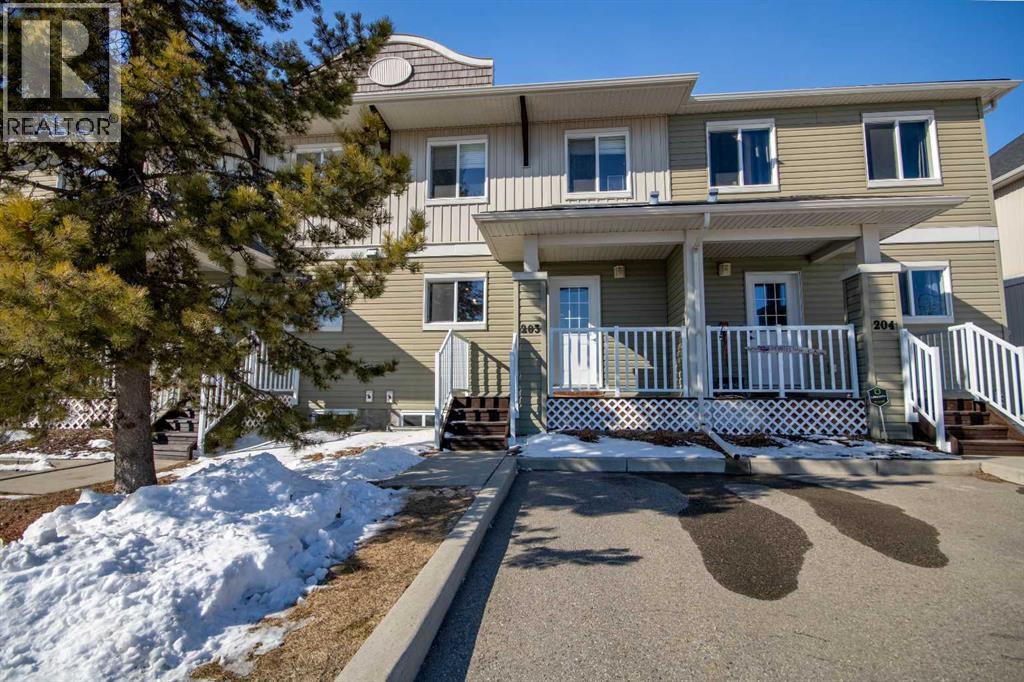 203 Clover Way, Carstairs, Alberta  T0M 0N0 - Photo 1 - A2292899