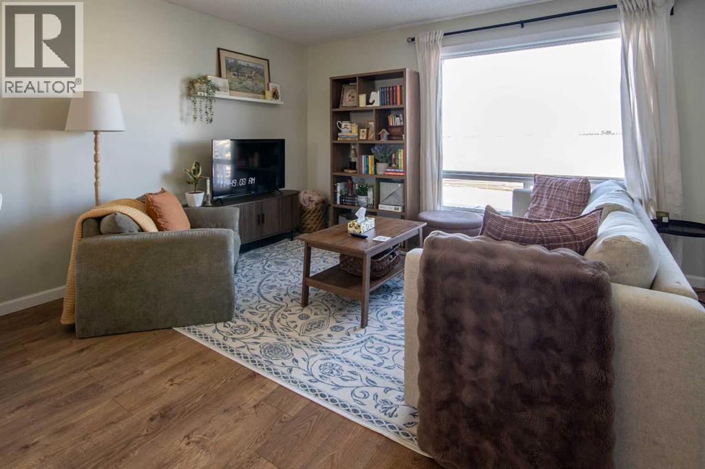 203 Clover Way, Carstairs, Alberta  T0M 0N0 - Photo 10 - A2292899