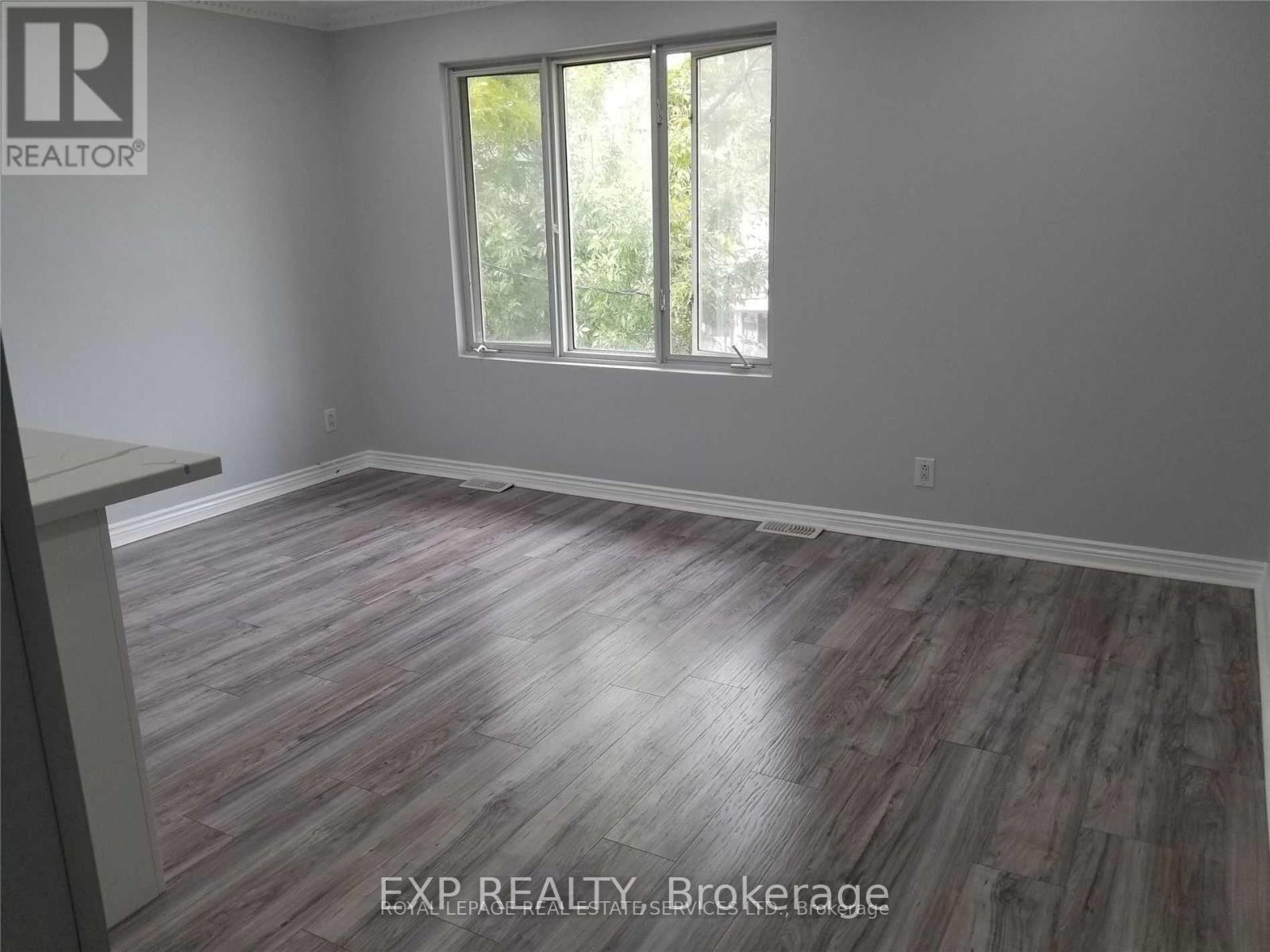 Upper - 33 Mitchell Avenue, Toronto, Ontario M6J 1C1 - Photo 3 - C12882672