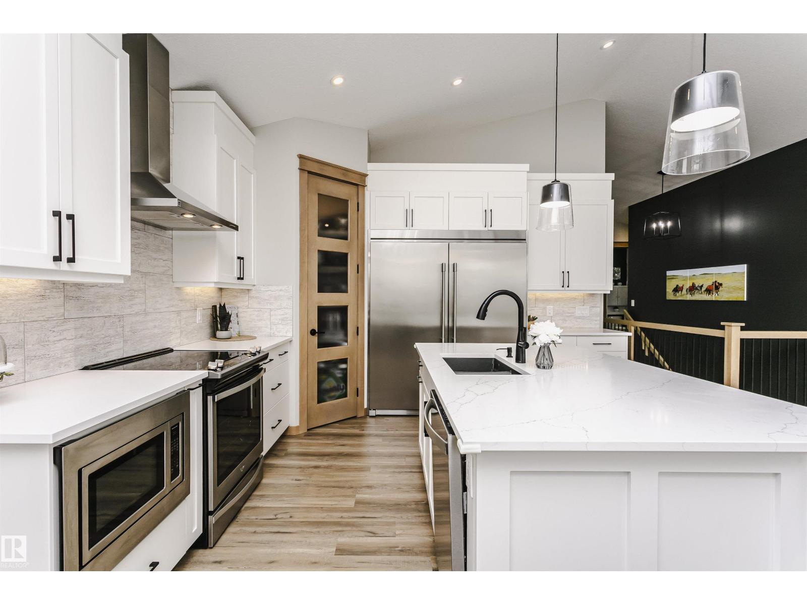 9735 223 St Nw, Edmonton, Alberta  T5T 7B6 - Photo 4 - E4477446