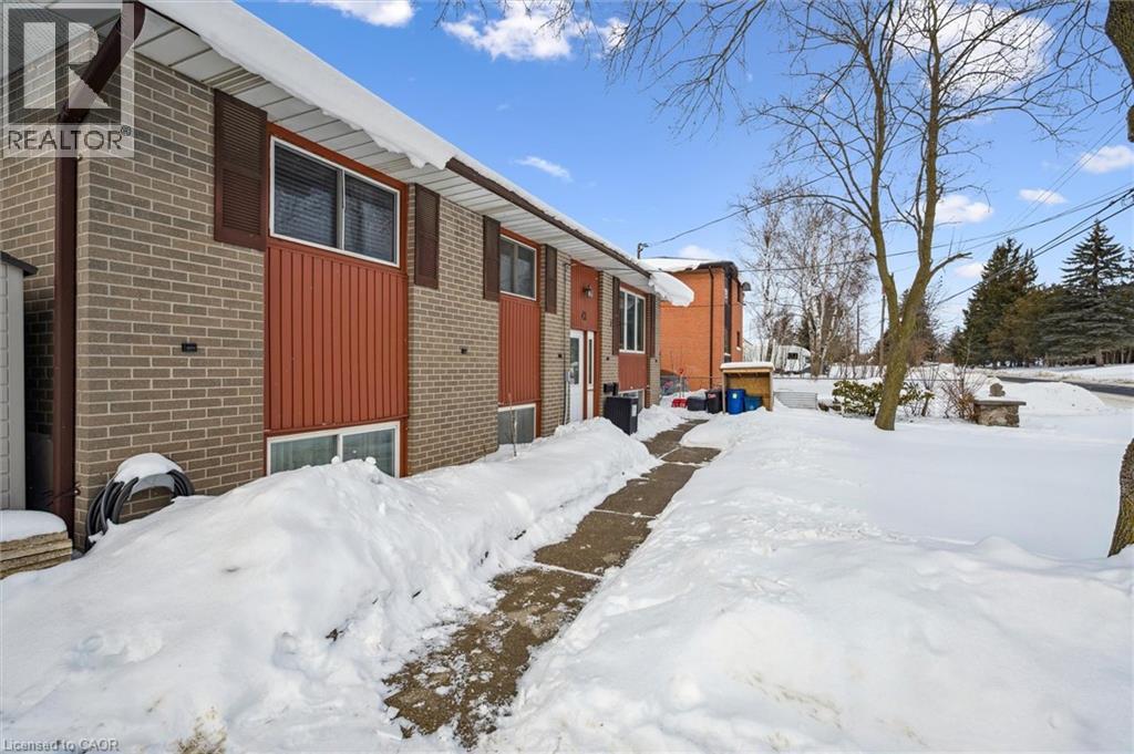 42 DANIEL Avenue, Kitchener, Ontario