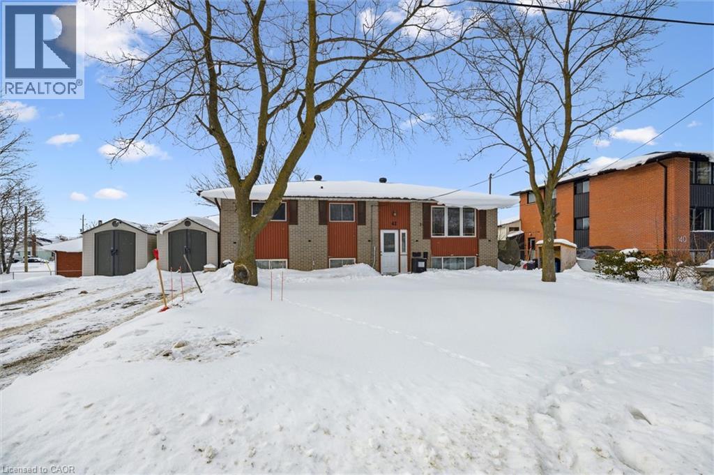 42 Daniel Avenue, Kitchener, Ontario  N2K 1E9 - Photo 4 - 40802534