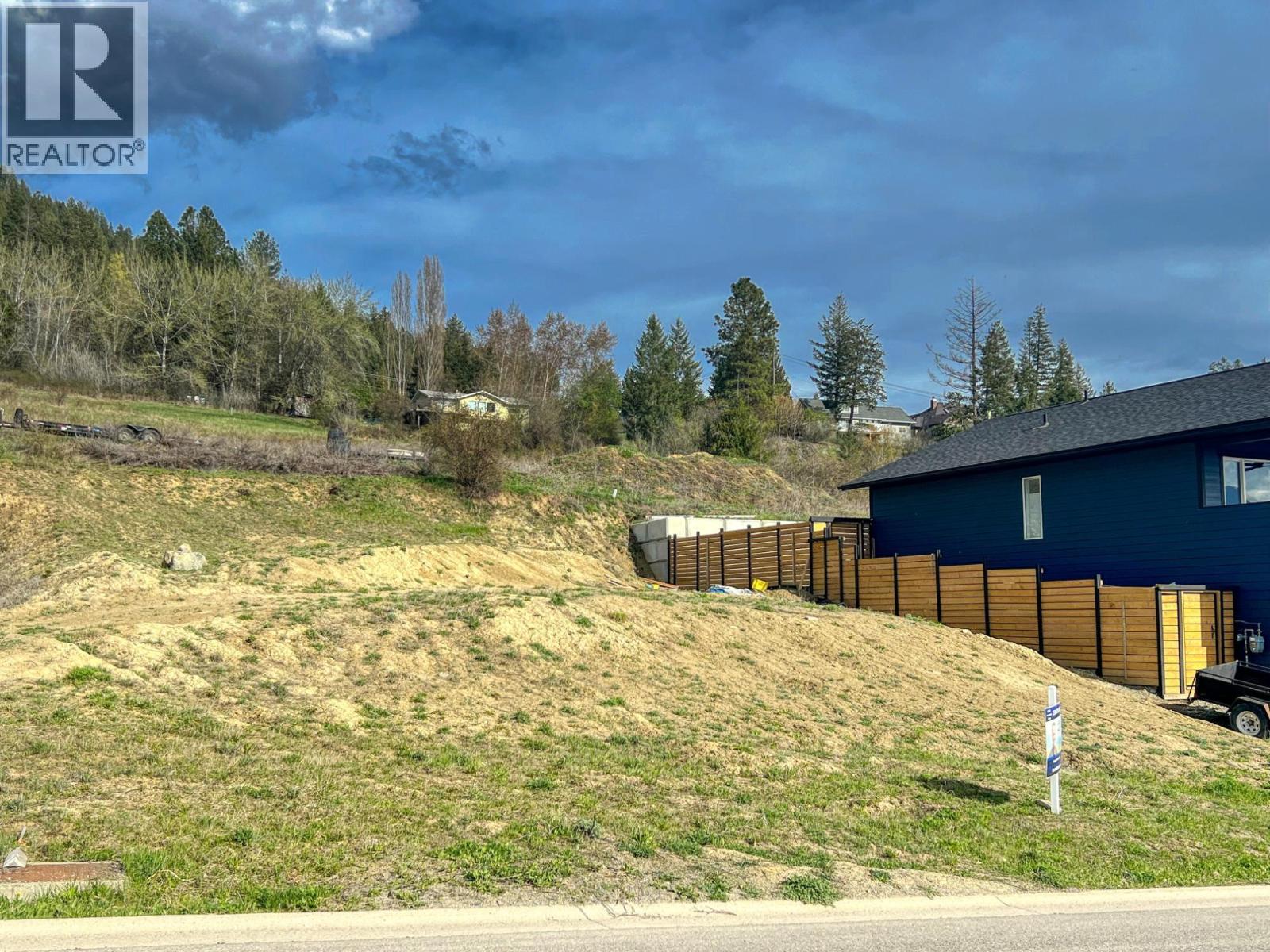 1126 12th Avenue N, Creston, British Columbia  V0B 1G6 - Photo 6 - 10378551