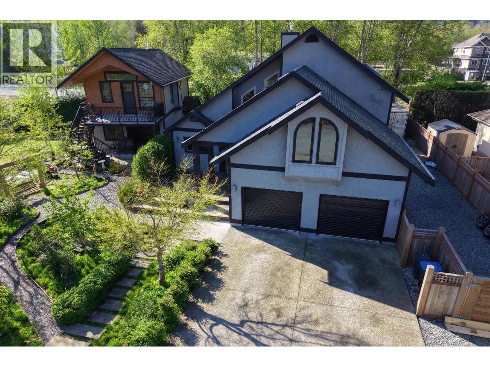 41281 MEADOW AVENUE, Squamish, British Columbia
