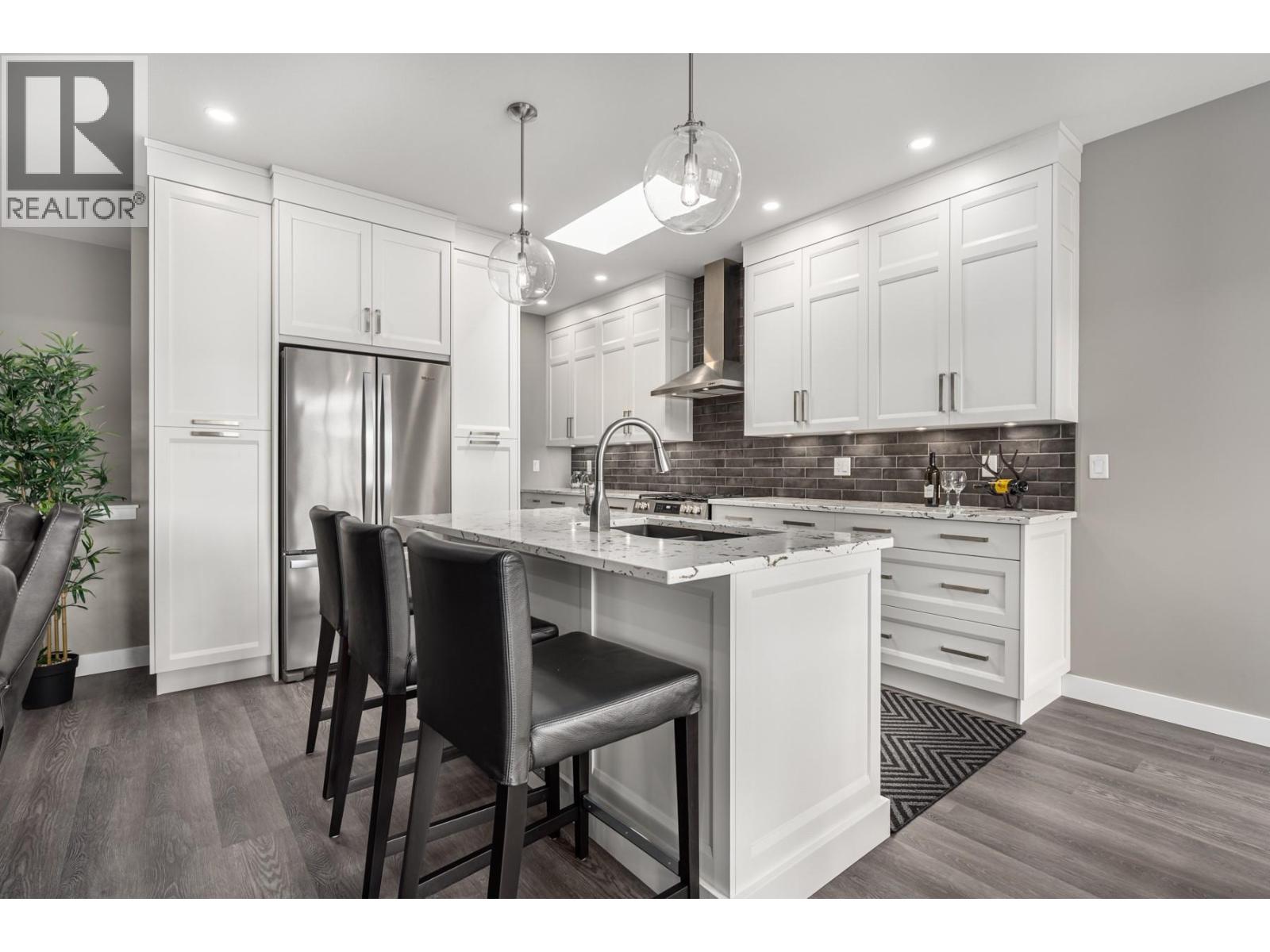 4038 Rio Vista Way, Kamloops, British Columbia  V2H 0E1 - Photo 7 - 10379385