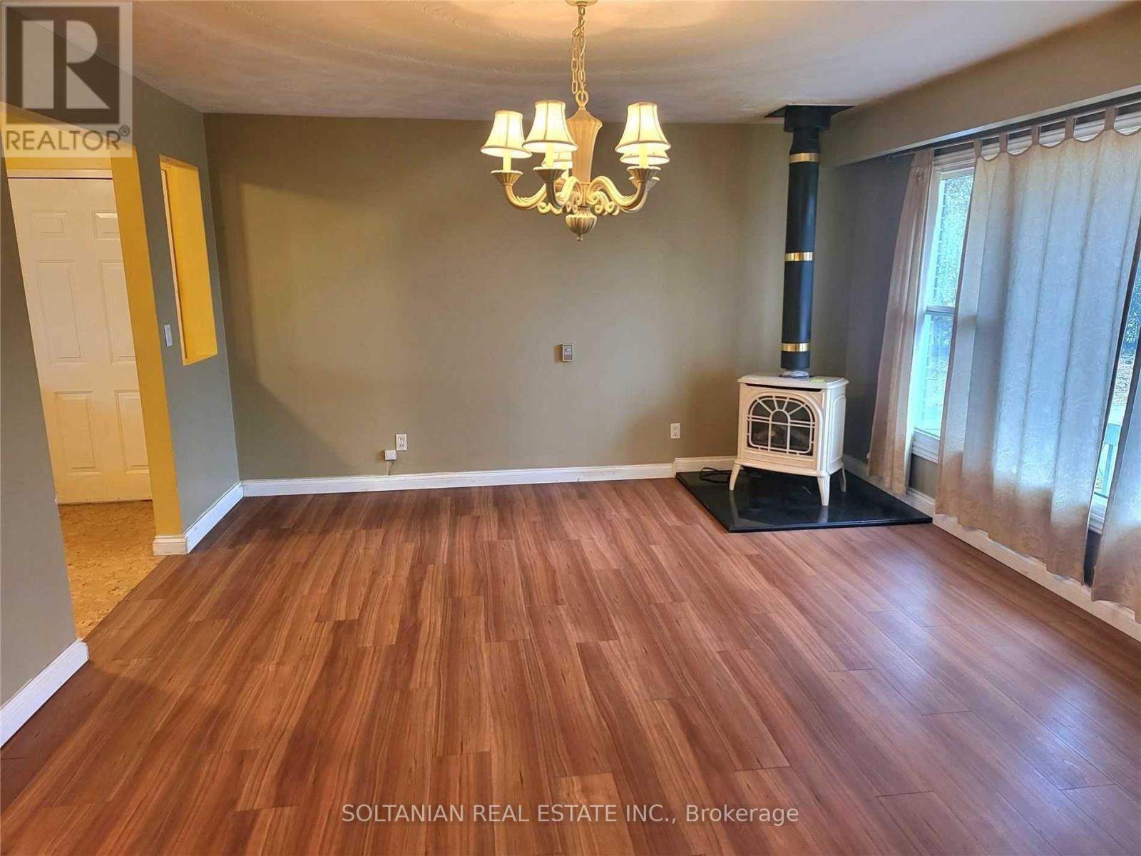 66 Tulip Street, Georgina, Ontario  L4P 1C7 - Photo 5 - N12882666