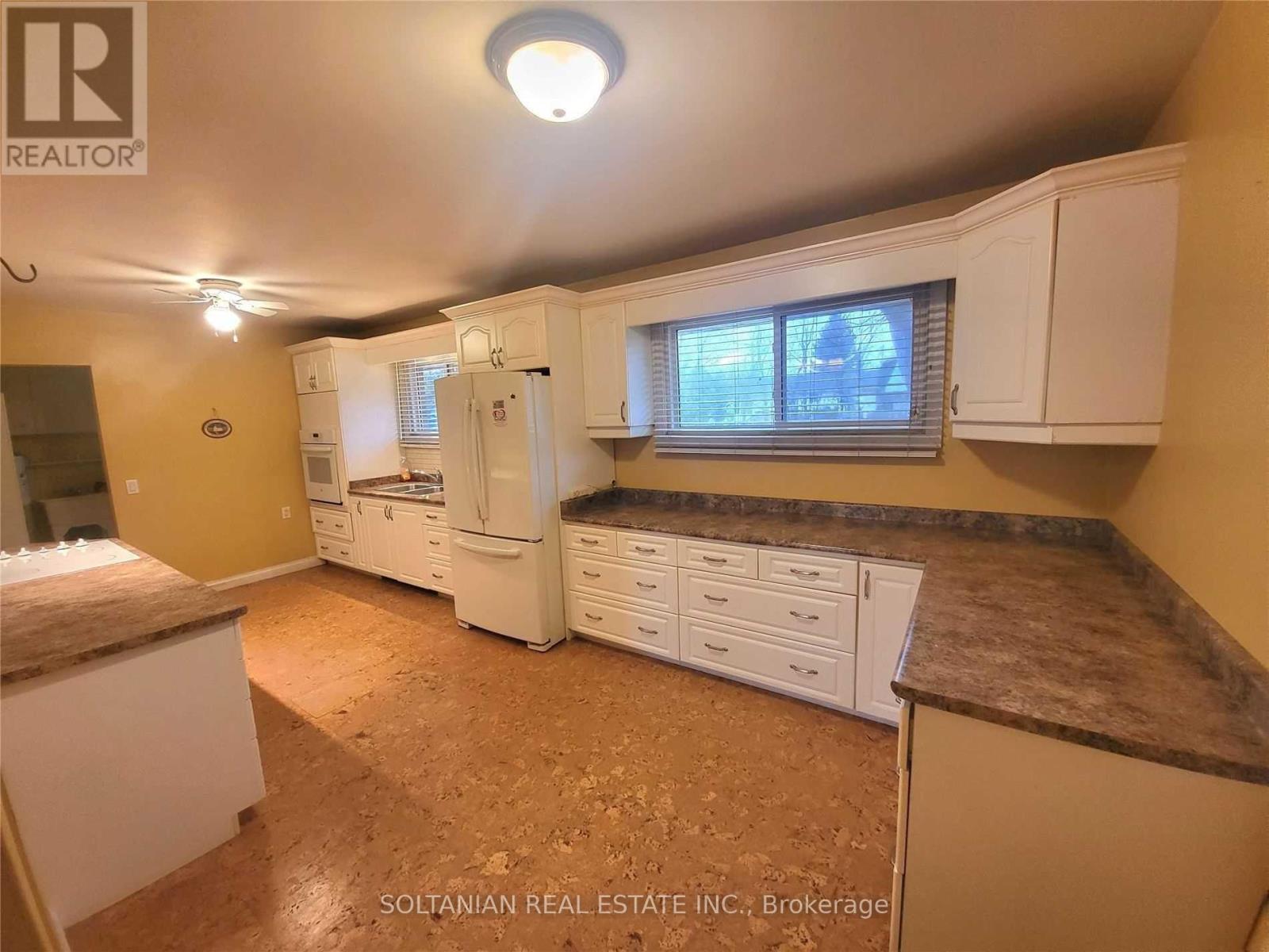 66 Tulip Street, Georgina, Ontario  L4P 1C7 - Photo 9 - N12882666