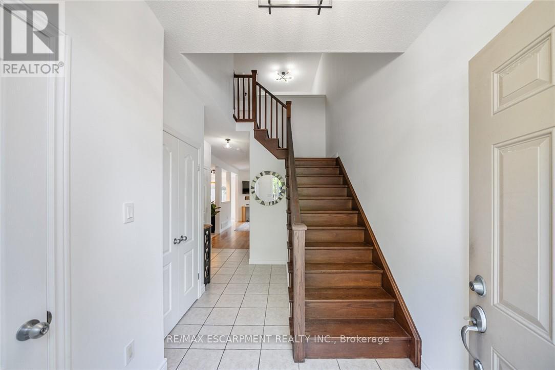 4 - 10 Liddycoat Lane, Hamilton, Ontario L9G 0A7 - Photo 5 - X12882648