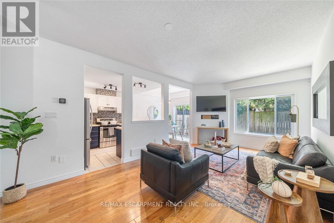 4 - 10 Liddycoat Lane, Hamilton, Ontario L9G 0A7 - Photo 8 - X12882648