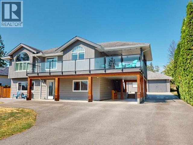 8206 CENTENNIAL DRIVE, Powell River, British Columbia