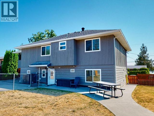 8206 Centennial Drive, Powell River, British Columbia   - Photo 14 - 19710