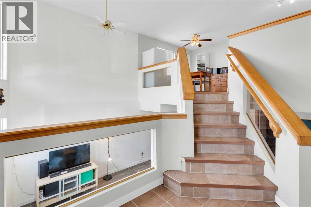 8035 Laguna Way Ne, Calgary, Alberta  T1Y 7A3 - Photo 3 - A2285569