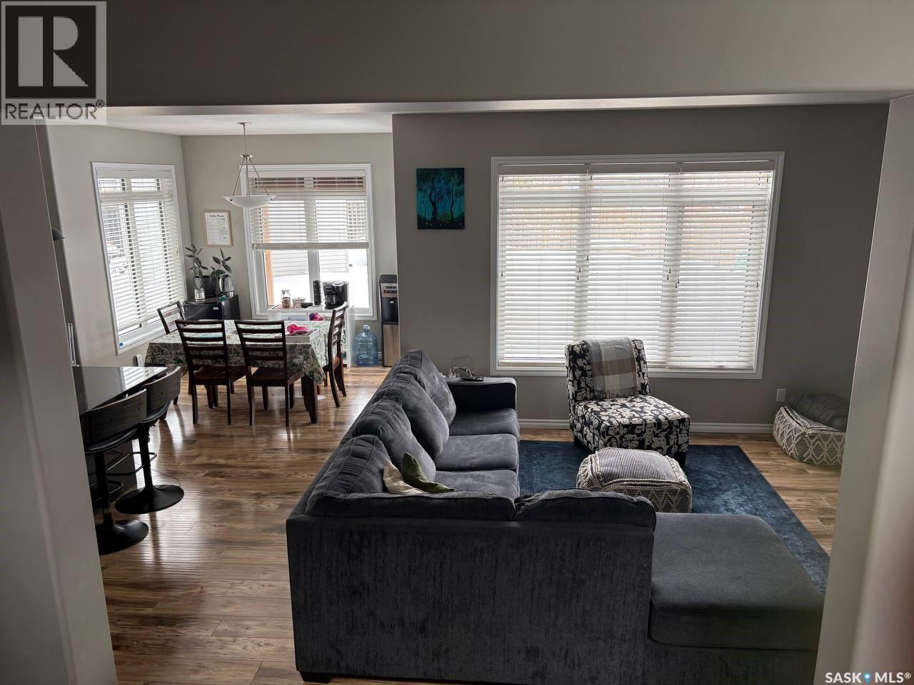 422 Lewin Way, Saskatoon, Saskatchewan  S7T 0T3 - Photo 3 - SK030137