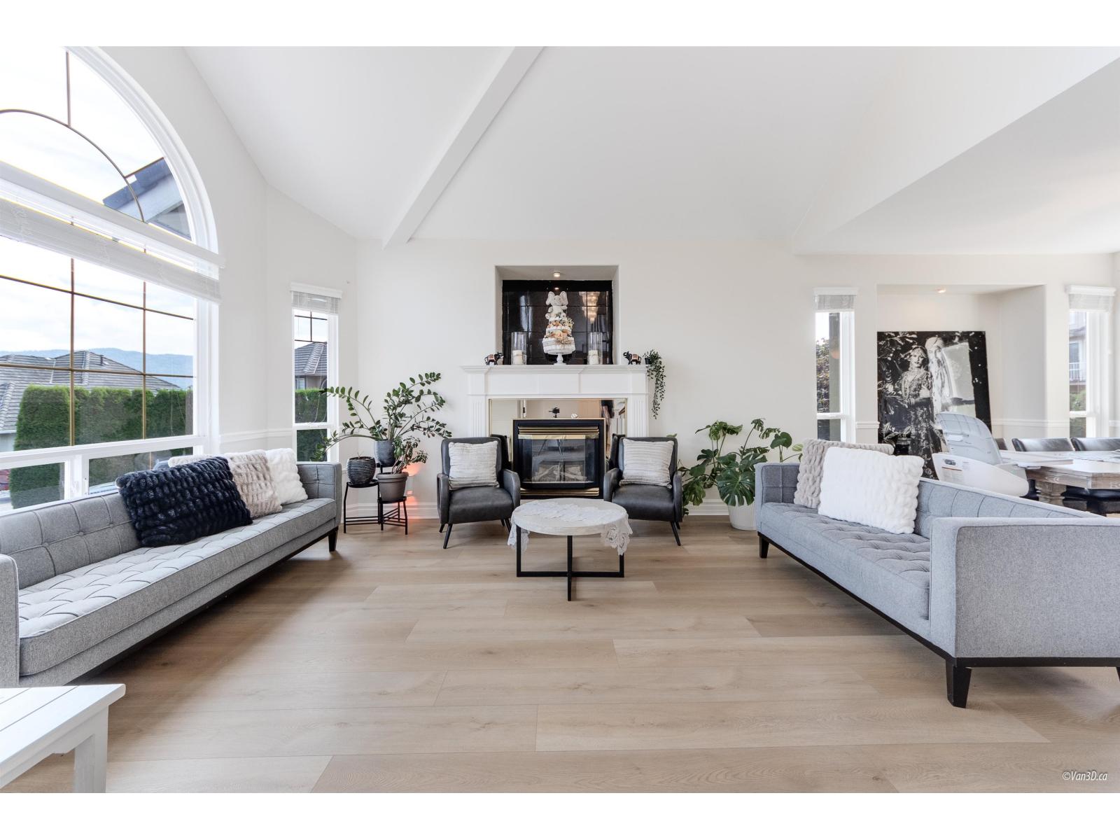 34758 Pakenham Place, Mission, British Columbia  V2V 7A6 - Photo 4 - R3099724