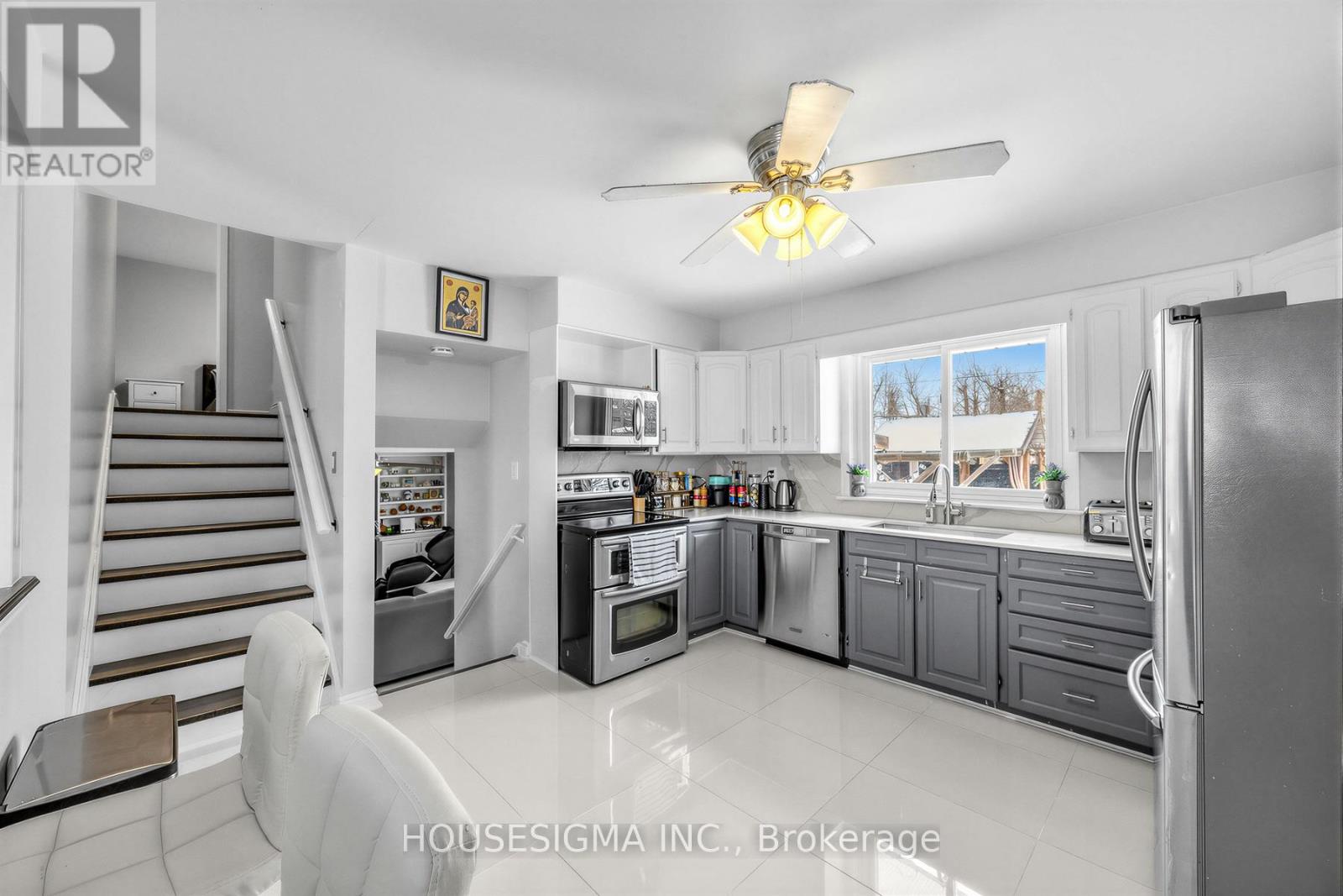 691 Fernhill Boulevard, Oshawa, Ontario  L1J 5K2 - Photo 11 - E12827690