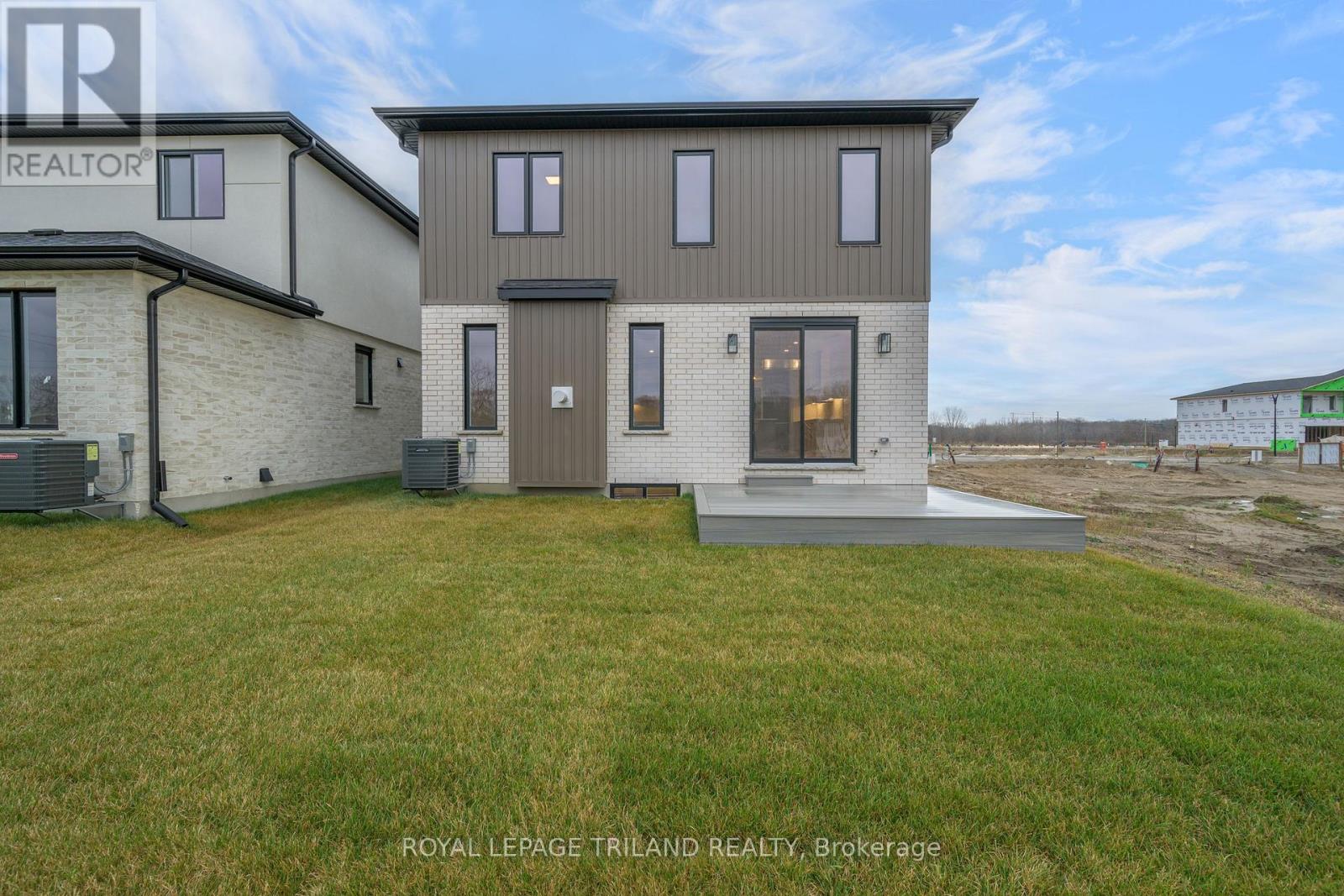 4211 Liberty Crossing, London South, Ontario  N6P 0L1 - Photo 3 - X12882682