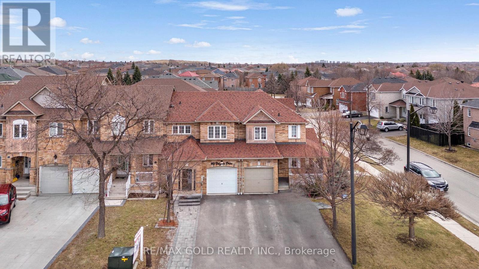 912 Delgado Drive, Mississauga, Ontario  L5V 2S4 - Photo 3 - W12881764